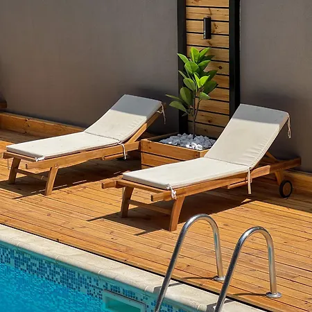 Adeti מלון נסבר