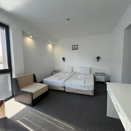 מלון Adeti נסבר