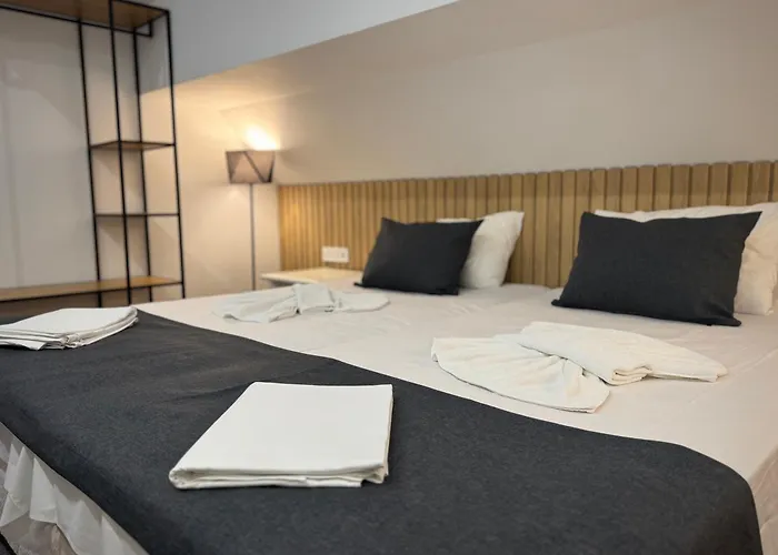 Hotel Adeti 2*