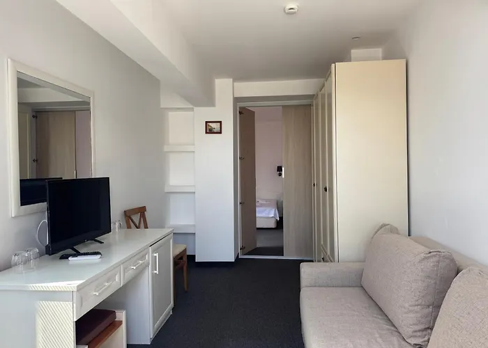 Adeti Hotel