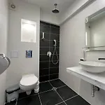 Hotel Adeti 2*