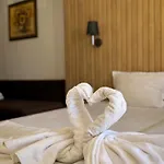 Adeti Hotel 2*