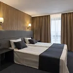 Adeti Hotel
