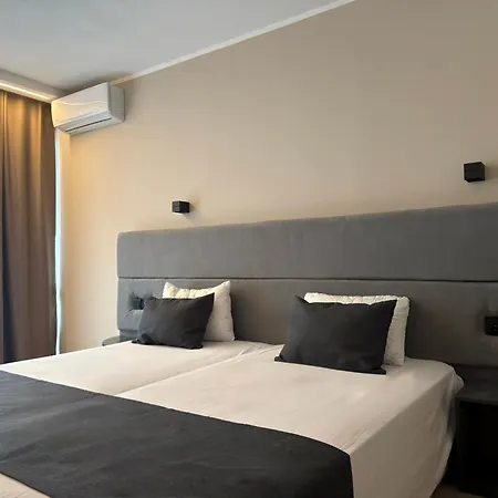 Hotel Adeti 2*
