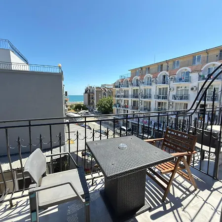 Adeti Hotel