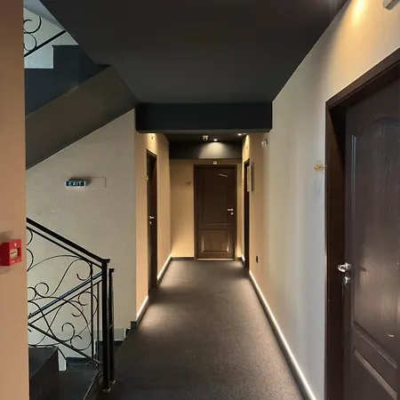 Adeti Hotel