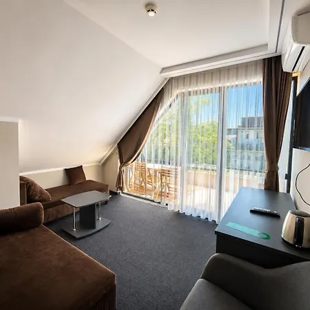 Adeti Hotel 2*